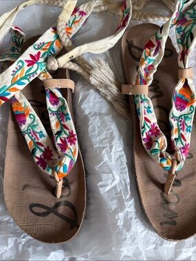 Sam Edelman Embroidered Cream Wrap Sandals with Multicolor Floral Detail
